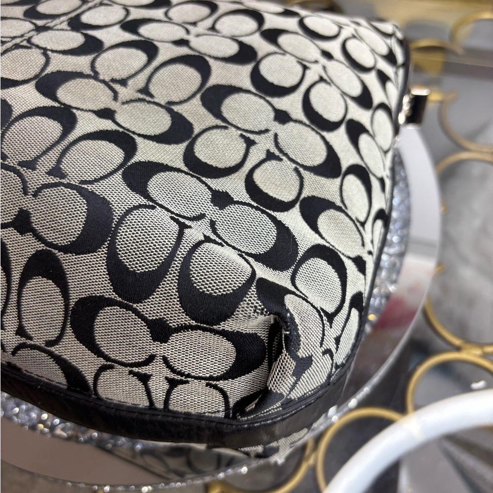 Coach 2011 Penelope hobo shoulder bag GUC - Picture 14 of 16
